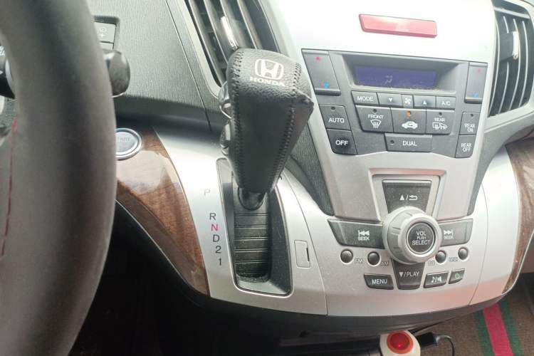 Used Honda Odyssey 2014 2.4L Luxury Edition Gear Lever