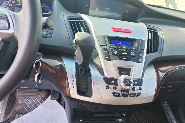 Used Honda Odyssey 2014 2.4L Luxury Edition Gear Lever