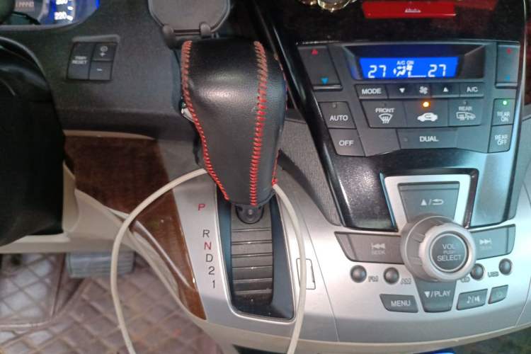 Used Honda Odyssey 2014 2.4L Elite Edition Gear Lever