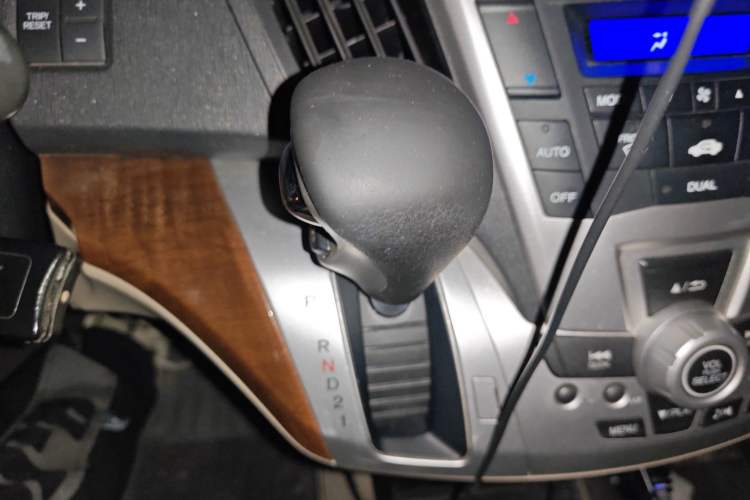 Used Honda Odyssey 2014 2.4L Luxury Edition Gear Lever