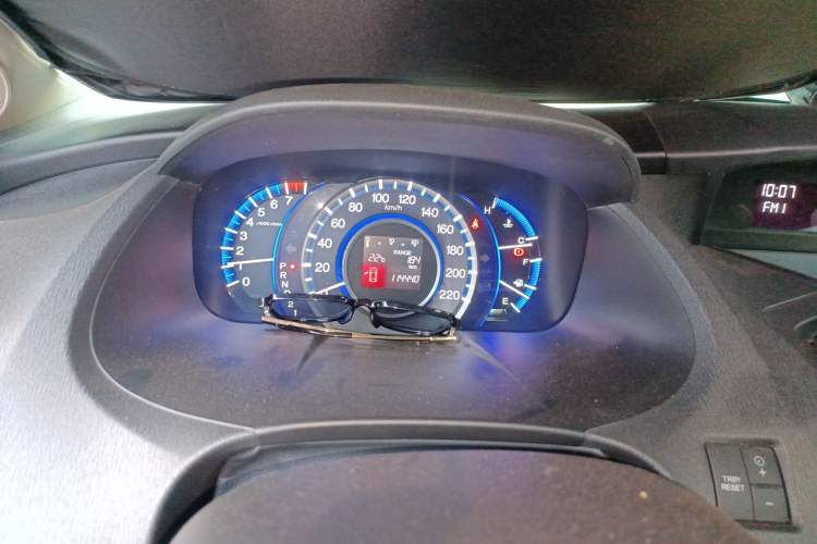 Used Honda Odyssey 2014 2.4L Elite Edition Odometer Close Up