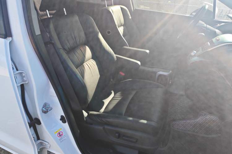 Used Honda Odyssey 2014 2.4L Luxury Edition Right Front Seat