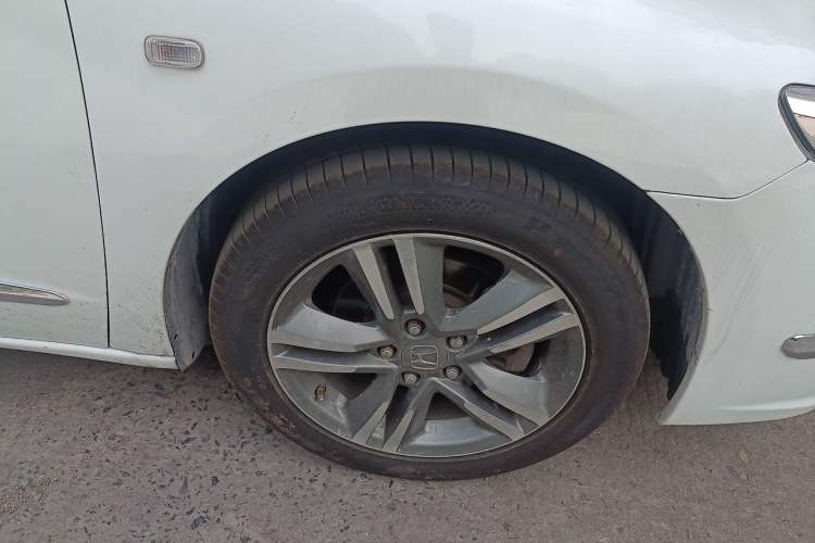 Used Honda Odyssey 2014 2.4L Luxury Edition Right Front Wheel Hub