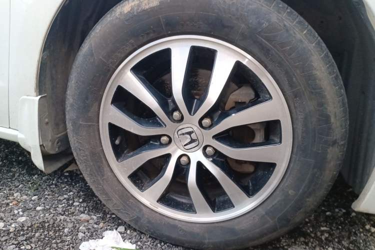 Used Honda Odyssey 2014 2.4L Elite Edition Right Front Wheel Hub