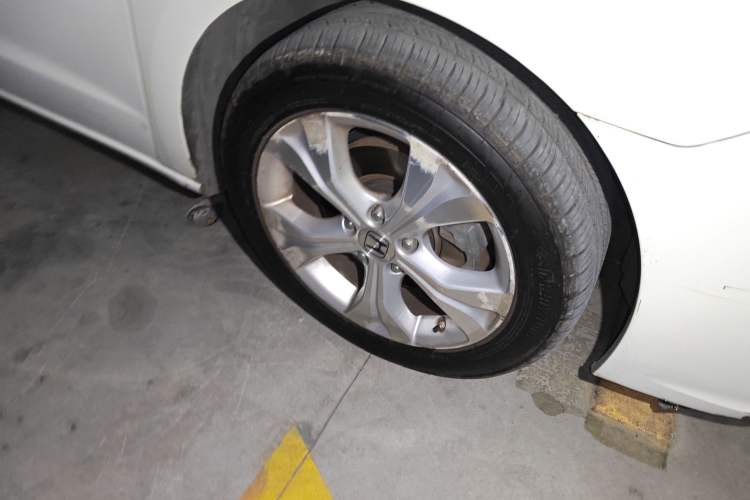 Used Honda Odyssey 2014 2.4L Luxury Edition Right Front Wheel Hub
