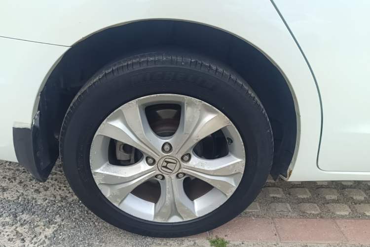 Used Honda Odyssey 2014 2.4L Luxury Edition Right Rear Wheel Hub