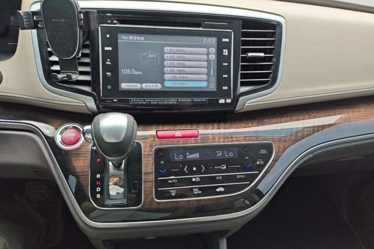Used Honda Odyssey 2015 Revised Version 2.4L Supreme Edition Audio And AC Panel