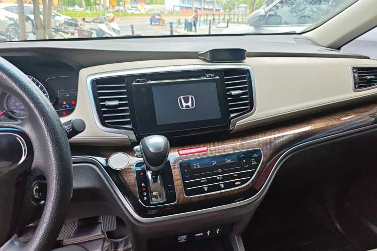 Used Honda Odyssey 2015 Revised Version 2.4L Comfort Edition Audio And AC Panel