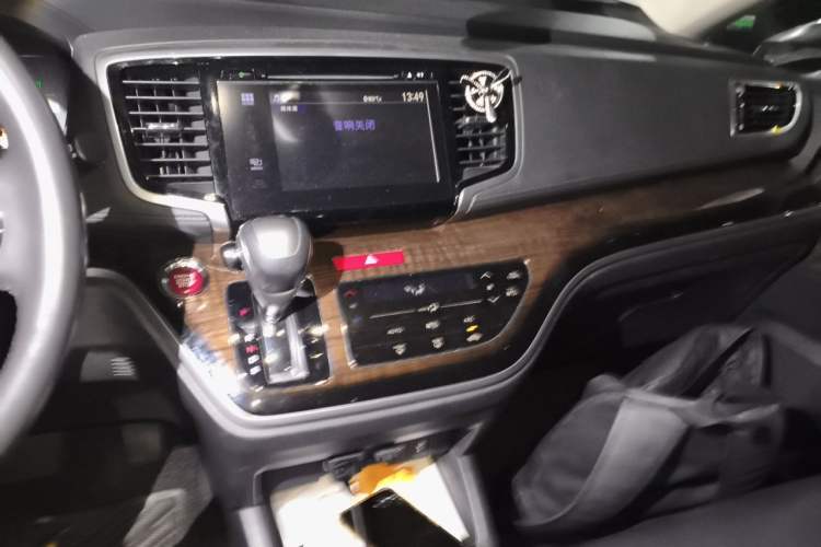 Used Honda Odyssey 2015 Updated Version 2.4L Smart Edition Audio And AC Panel