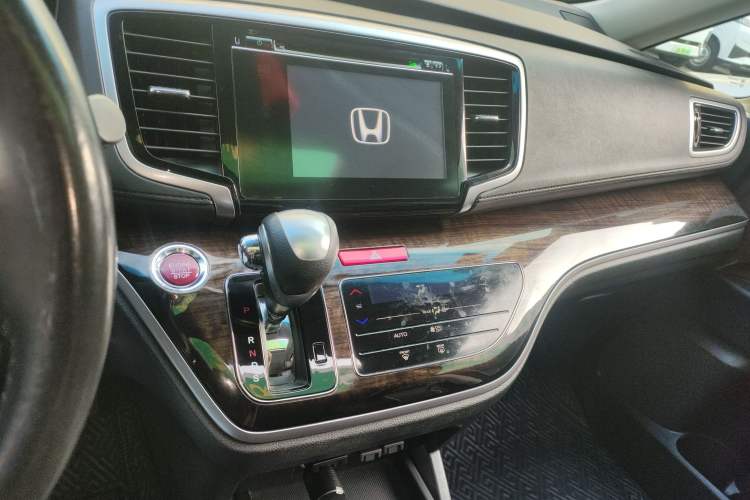 Used Honda Odyssey 2015 Updated Version 2.4L Smart Edition Audio And AC Panel
