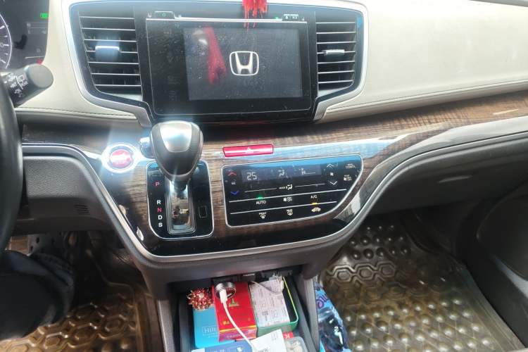 Used Honda Odyssey 2015 Updated Version 2.4L Smart Edition Audio And AC Panel