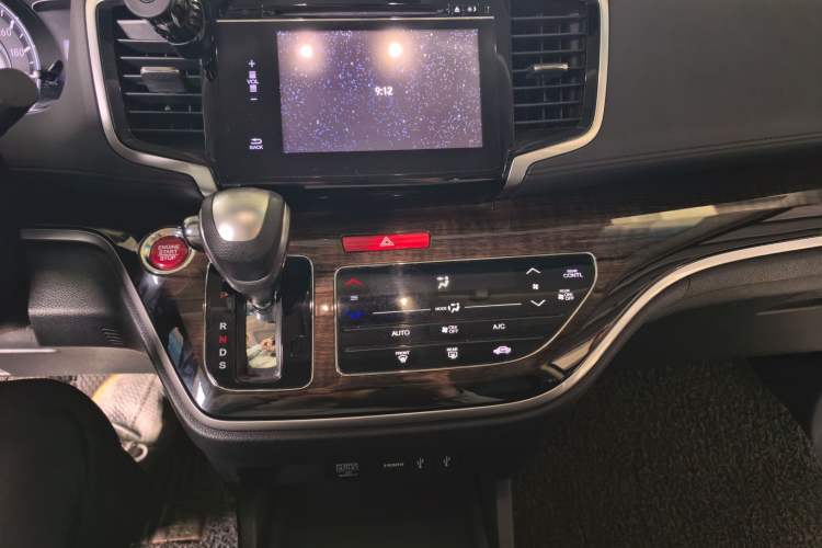 Used Honda Odyssey 2015 Updated Version 2.4L Smart Edition Audio And AC Panel