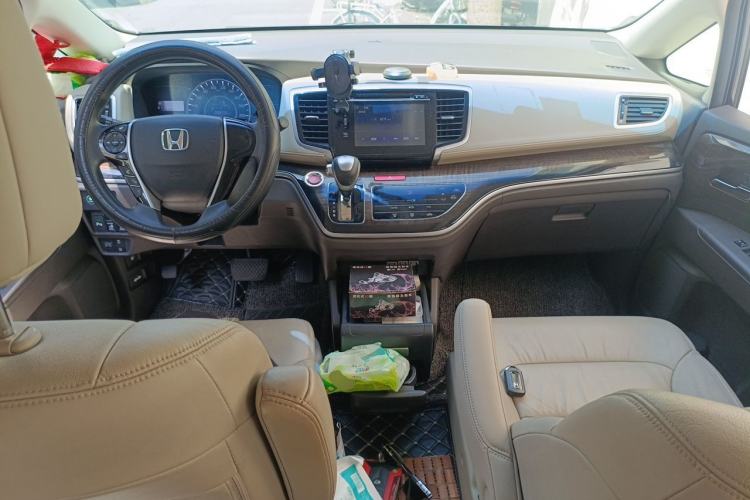 Used Honda Odyssey 2015 Revised 2.4L Luxury Edition Center Console