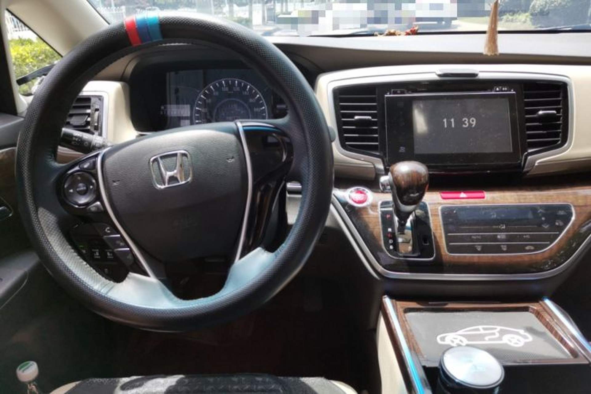 Used Honda Odyssey 2015 Revised 2.4L Luxury Edition Center Console