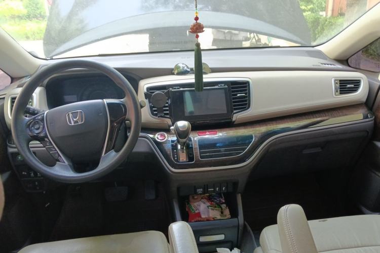 Used Honda Odyssey 2015 Revised 2.4L Luxury Edition Center Console