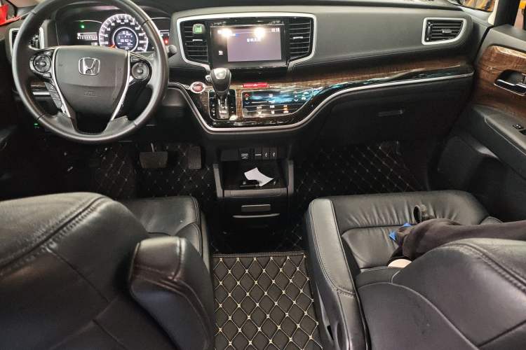 Used Honda Odyssey 2015 Updated Version 2.4L Smart Edition Center Console