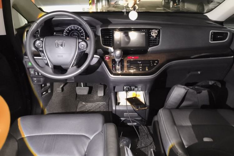 Used Honda Odyssey 2015 Updated Version 2.4L Smart Edition Center Console