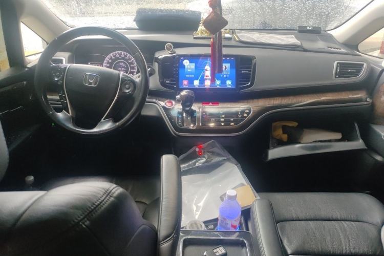 Used Honda Odyssey 2015 Updated Version 2.4L Smart Edition Center Console