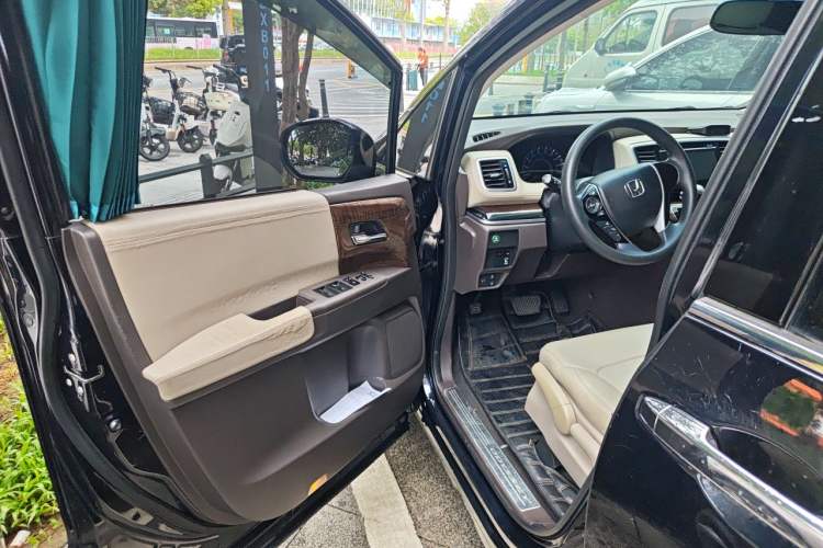 Used Honda Odyssey 2015 Revised Version 2.4L Comfort Edition Driver Seat