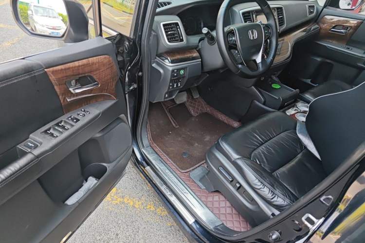 Used Honda Odyssey 2015 2.4L Supreme Edition Driver Seat