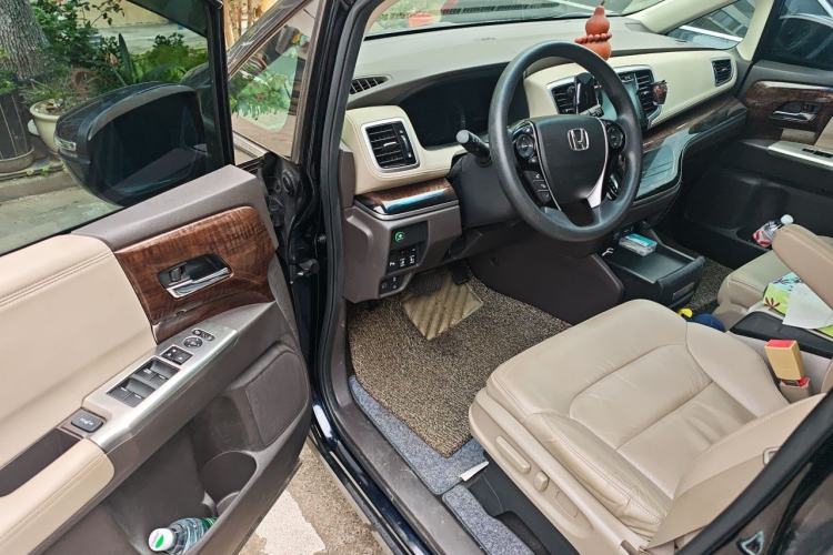Used Honda Odyssey 2015 Revised 2.4L Luxury Edition Driver Seat