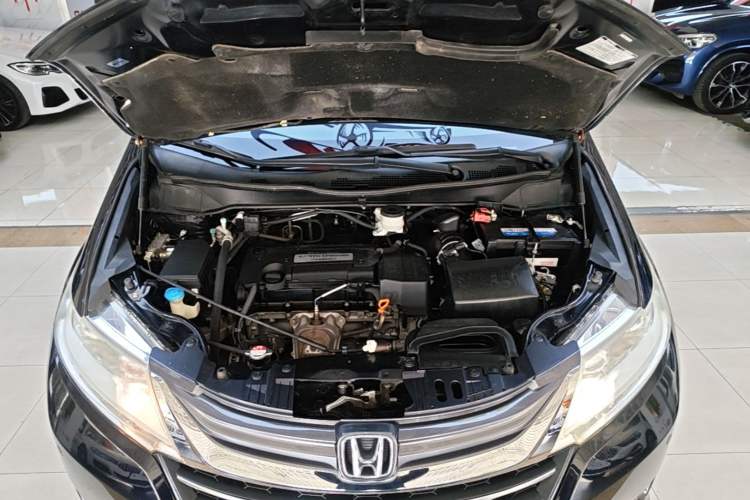 Used Honda Odyssey 2015 Revised 2.4L Luxury Edition Engine Bay