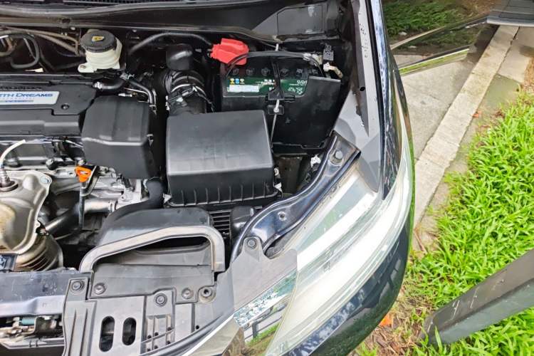 Used Honda Odyssey 2015 Revised Version 2.4L Comfort Edition Engine Bay Left