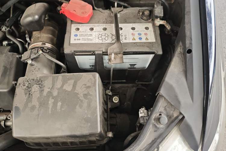 Used Honda Odyssey 2015 Updated Version 2.4L Smart Edition Engine Bay Left