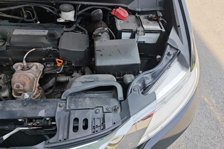Used Honda Odyssey 2015 2.4L Supreme Edition Engine Bay Left