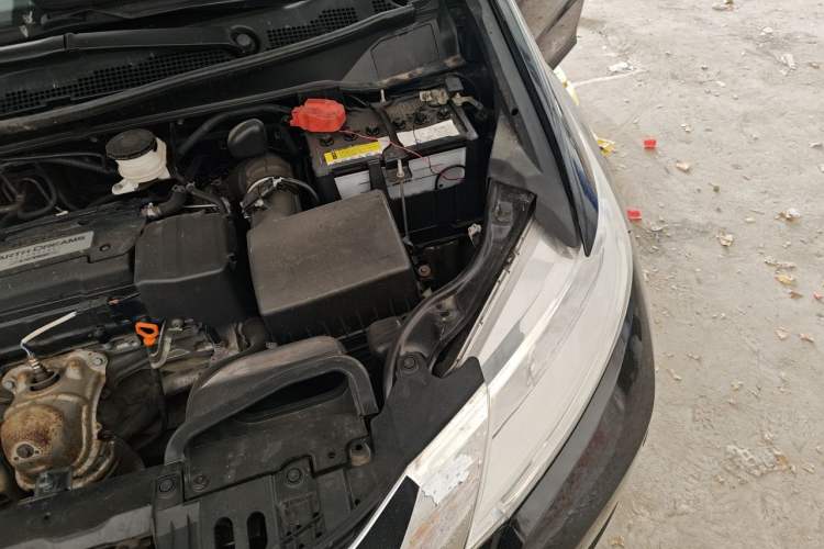 Used Honda Odyssey 2015 Updated Version 2.4L Smart Edition Engine Bay Left