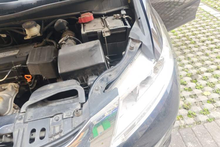Used Honda Odyssey 2015 Updated Version 2.4L Smart Edition Engine Bay Left
