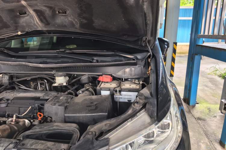 Used Honda Odyssey 2015 Updated Version 2.4L Smart Edition Engine Bay Left
