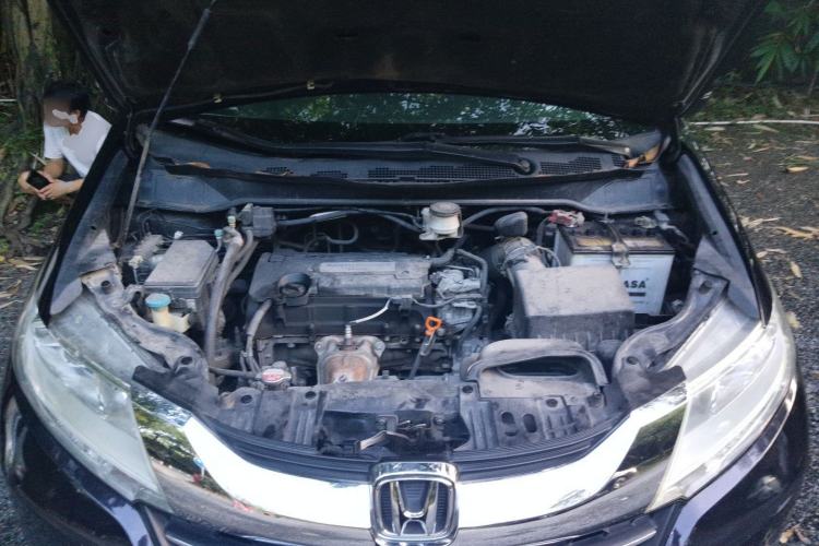 Used Honda Odyssey 2015 2.4L Smart Edition Engine Bay
