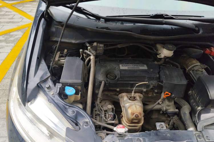 Used Honda Odyssey 2015 Updated Version 2.4L Smart Edition Engine Bay Right