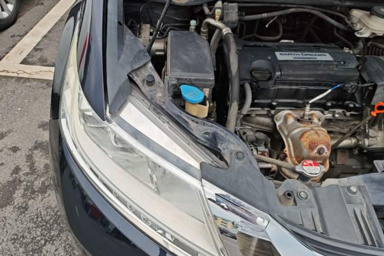 Used Honda Odyssey 2015 Revised Version 2.4L Supreme Edition Engine Bay Right