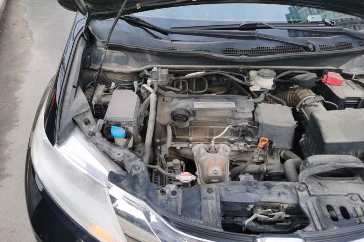 Used Honda Odyssey 2015 Updated Version 2.4L Smart Edition Engine Bay Right