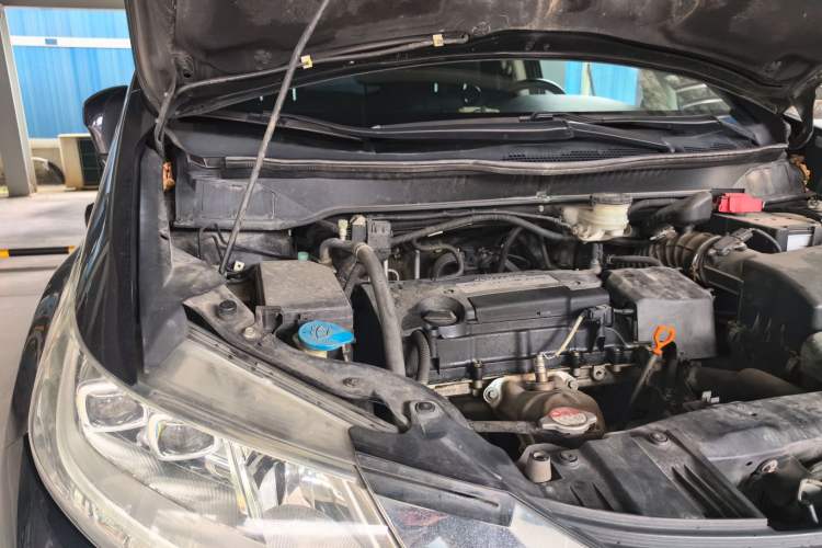 Used Honda Odyssey 2015 Updated Version 2.4L Smart Edition Engine Bay Right