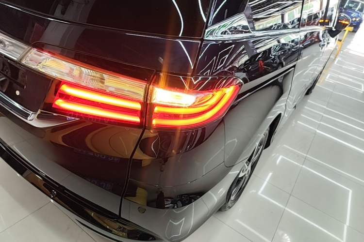 Used Honda Odyssey 2015 2.4L Supreme Edition Exterior 3