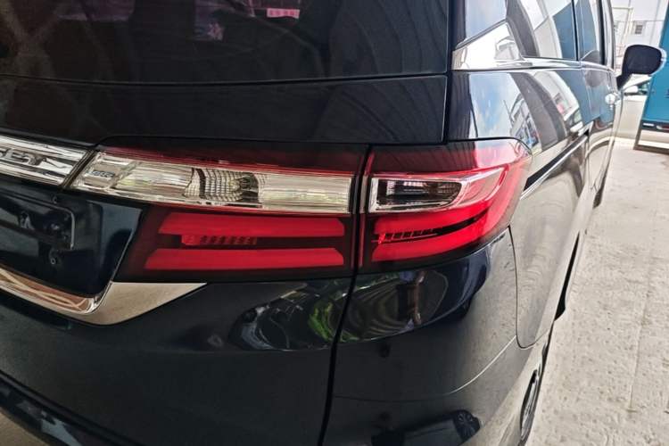 Used Honda Odyssey 2015 Revised 2.4L Luxury Edition Exterior 3