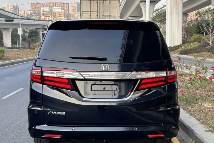 Used Honda Odyssey 2015 Updated Version 2.4L Smart Edition Exterior 4