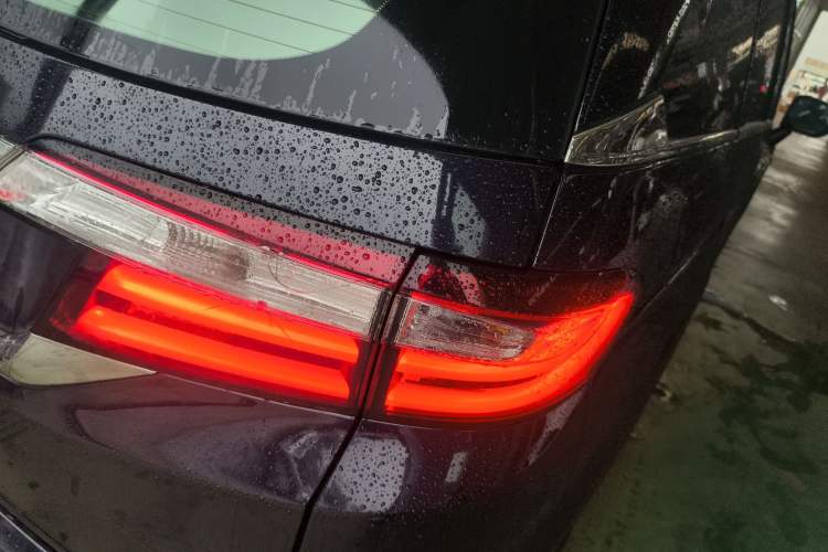 Used Honda Odyssey 2015 2.4L Comfort Edition Exterior 6