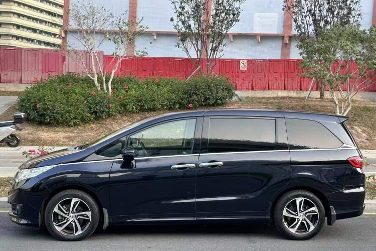 Used Honda Odyssey 2015 Updated Version 2.4L Smart Edition Exterior 6