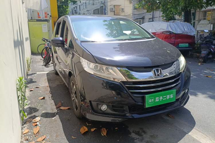 Used Honda Odyssey 2015 Revised 2.4L Luxury Edition Front Right 45 Deg
