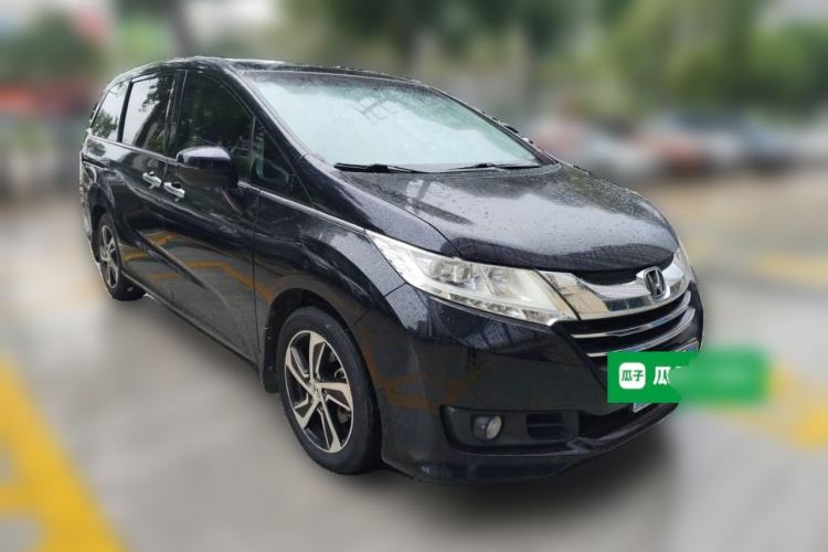 Used Honda Odyssey 2015 Updated Version 2.4L Smart Edition Front Right 45 Deg