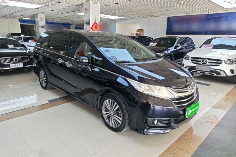 Used Honda Odyssey 2015 Revised 2.4L Luxury Edition Front Right 45 Deg