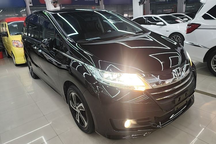 Used Honda Odyssey 2015 2.4L Supreme Edition Front Right 45 Deg