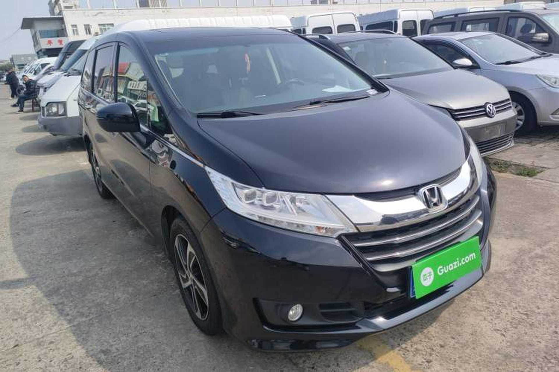 Used Honda Odyssey 2015 Updated Version 2.4L Smart Edition Front Right 45 Deg
