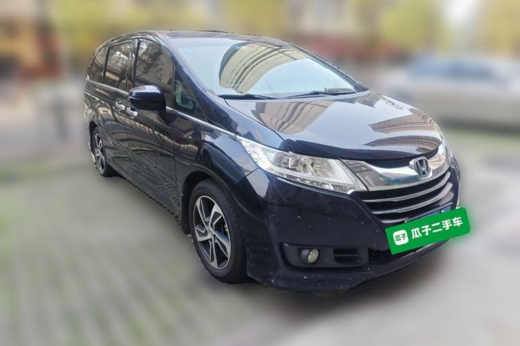 Used Honda Odyssey 2015 Updated Version 2.4L Smart Edition Front Right 45 Deg