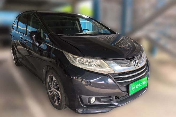 Used Honda Odyssey 2015 Updated Version 2.4L Smart Edition Front Right 45 Deg