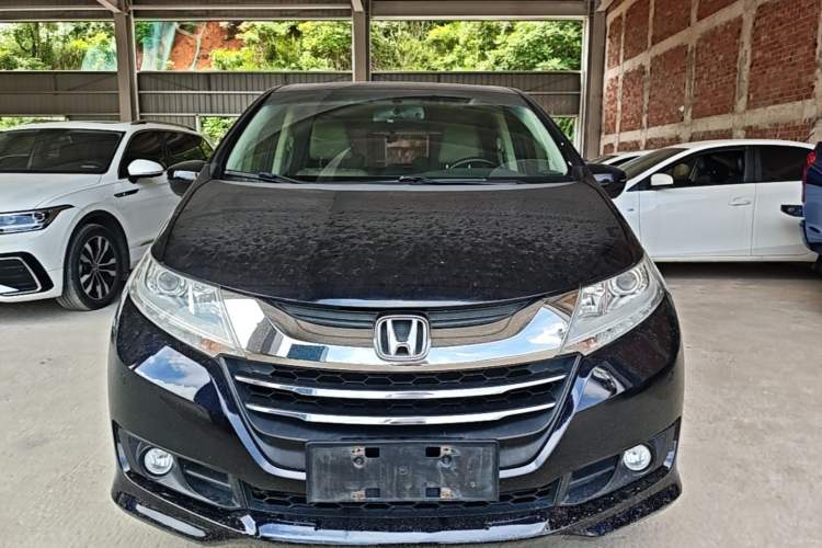 Used Honda Odyssey 2015 Revised 2.4L Luxury Edition Front